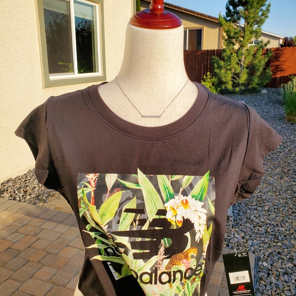NEW BALANCE | Active Tropical Logo Tee in Black sz M - Picture 3 of 7